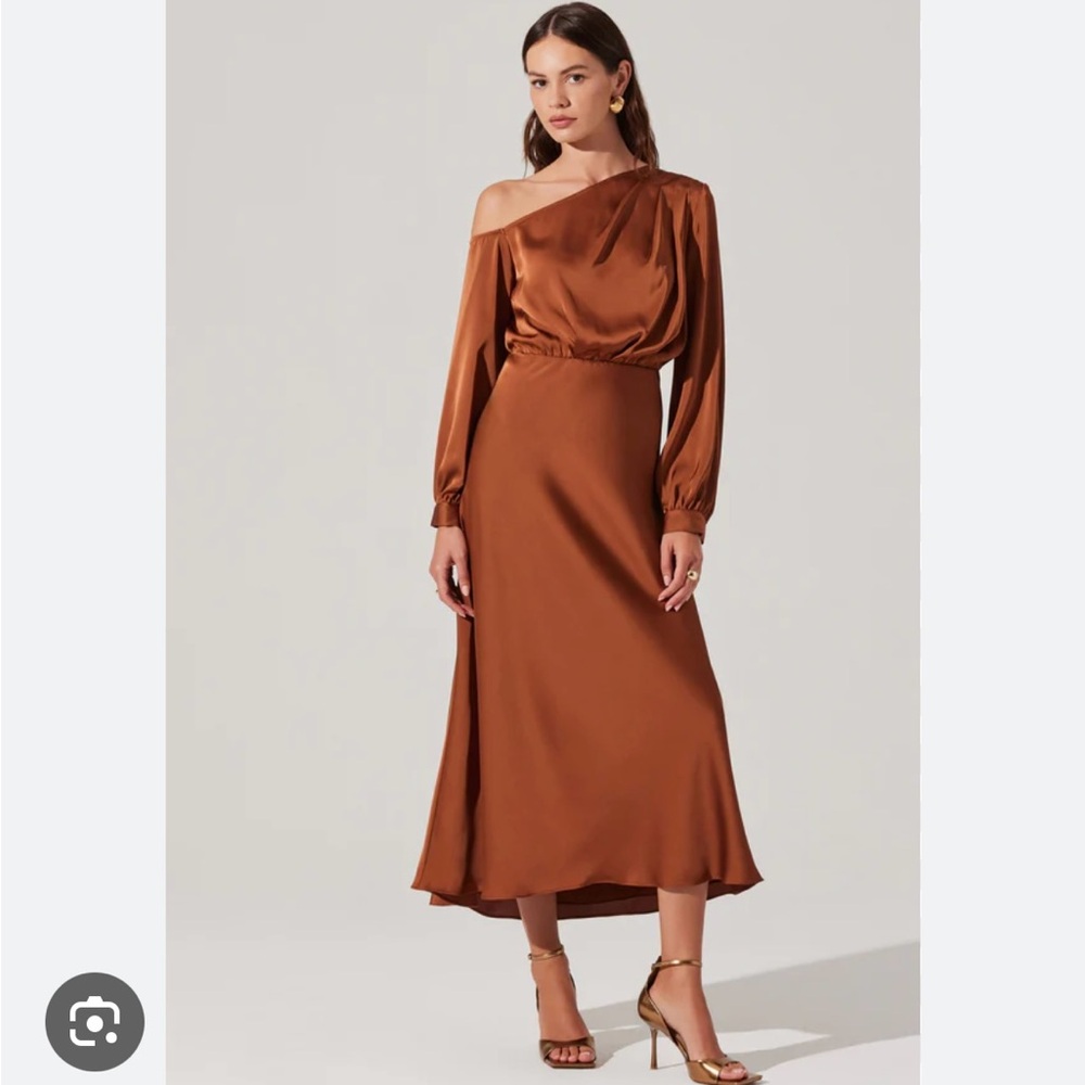 Astr The Label Elwood Satin Copper Off-Shoulder Midi Dress